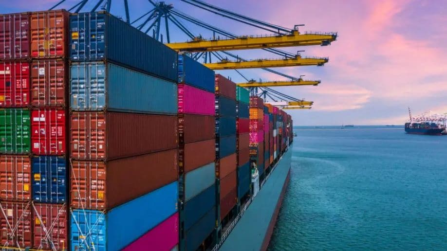 Container ship port